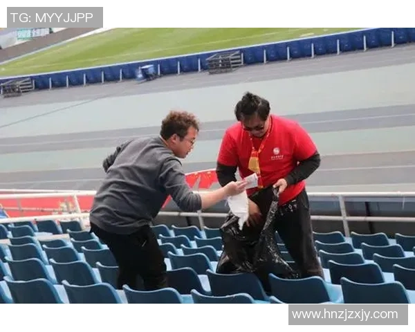 2013年热火与骑士对决球迷热情高涨的精彩瞬间回顾 2013年热火与骑士对决球迷热情高涨的精彩瞬间回顾