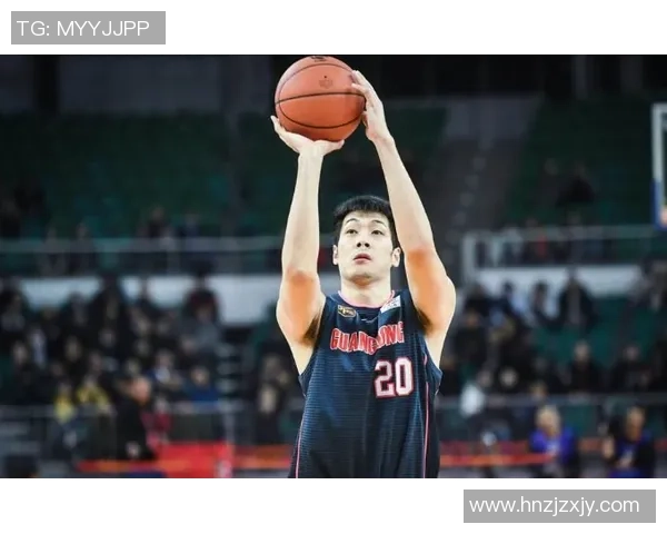 任骏飞领衔球队奋战新赛季展现全能实力助力篮球梦想再攀高峰